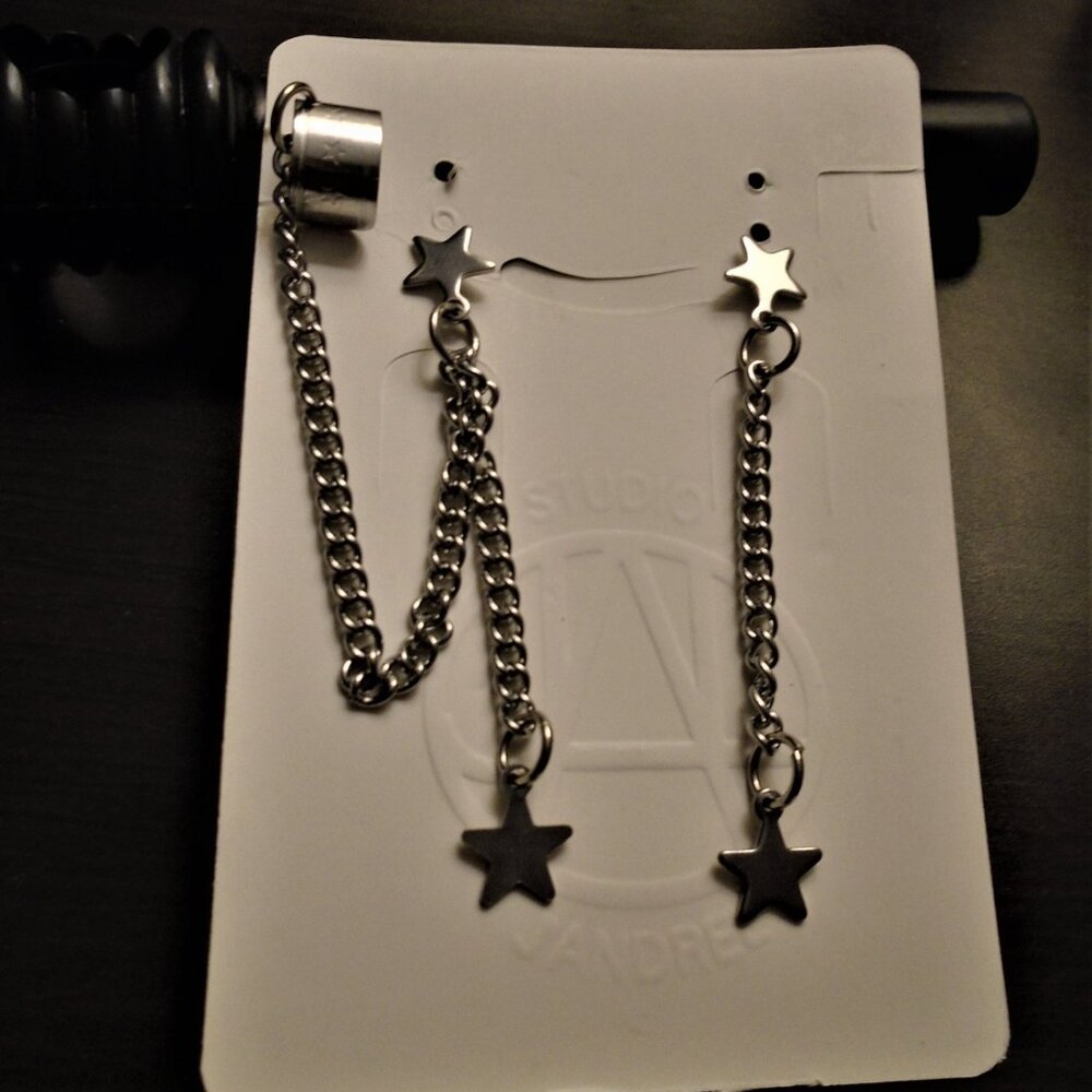 Mismatched set Ear cuff with stars with long chain and star stud W star dangle - Picture 2 of 3